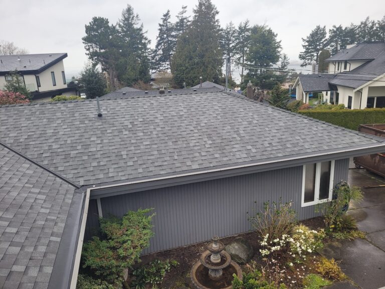 a building home shingle roofing